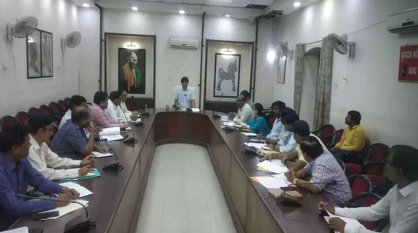 डीएम ने चयनित विकासखंड के लक्ष्य को संतृप्तिकरण करने का दिया निर्देश