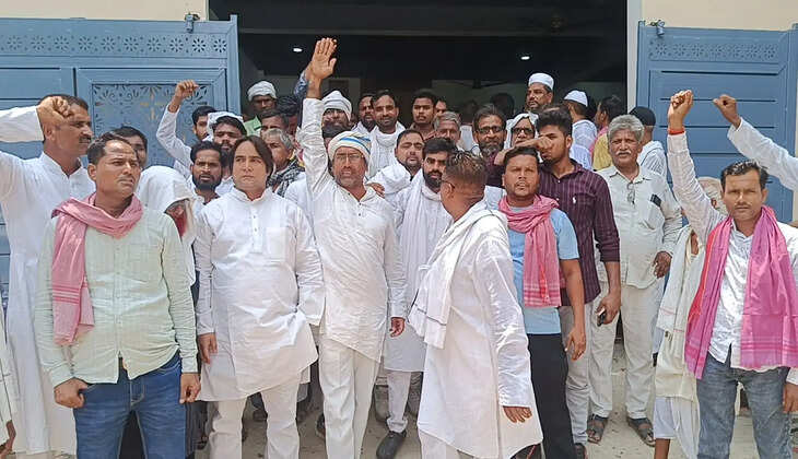 Mughalsarai Assembly, Samajwadi Party, Wasim Ahmad, Ausaf Ahmad Guddu, SP Ticket Demand, Chandauli Politics, Uttar Pradesh Politics, Mughalsarai Election, Muslim Representation, UP Assembly Election