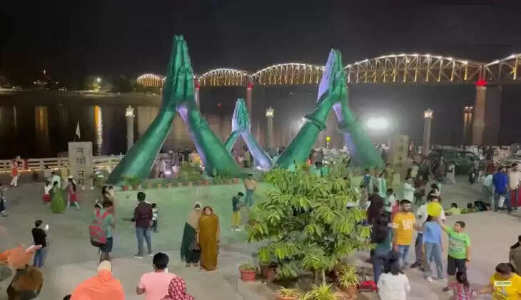 नमो घाट पर ड्राइवर की बाउंसरों ने की पिटाई, टूरिस्टों के सामने घटा हादसा