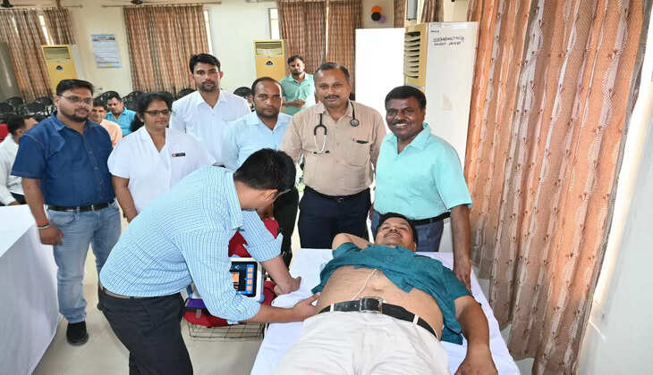 Varanasi News: बरेका चिकित्&zwj;सालय में लीवर क्लिनिक व फाइब्रो स्&zwj;कैन जांच शिविर सम्&zwj;पन्&zwj;न