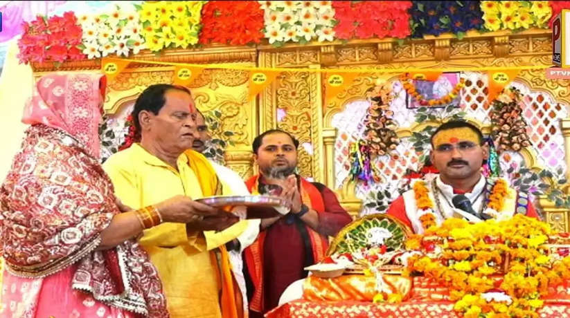 Ayodhya News: भक्तों को खुश करने चल देते भगवान पं० प्रेमधर