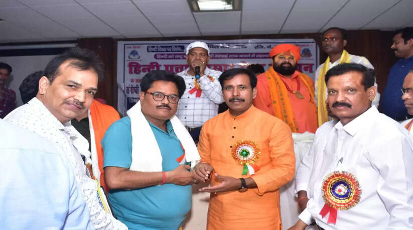 14 सितम्बर को हिंदी दिवस को राष्ट्रीय हिन्दी दिवस के रूप में घोषित किया जाए - अनिल राजभर श्रम मंत्री