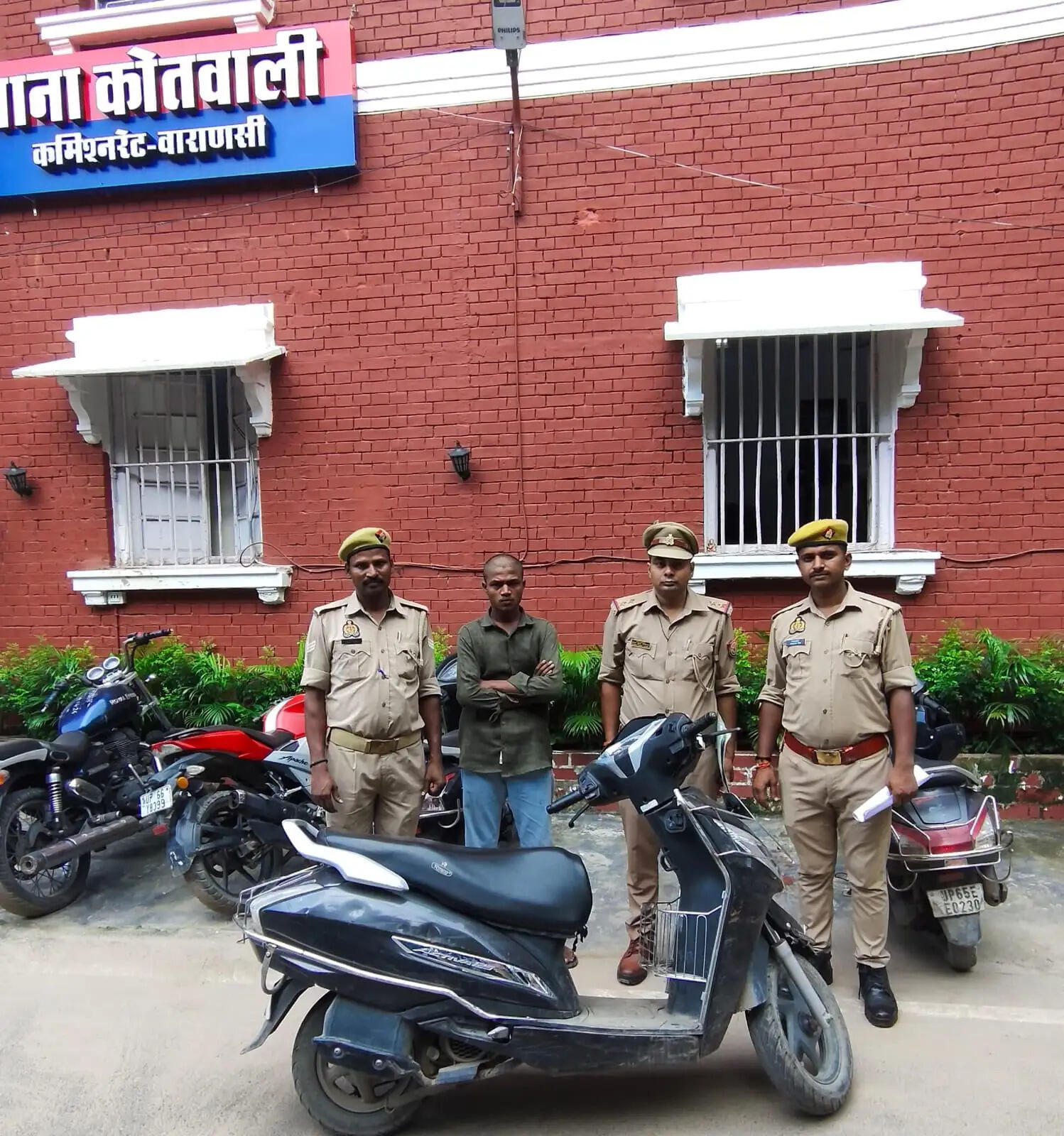 Varanasi Scooter Theft, Varanasi Police, Kotwali Police Varanasi, Haratirth Scooter Theft, Scooter Theft Case, Varanasi Crime News, UP 65 ER 4060