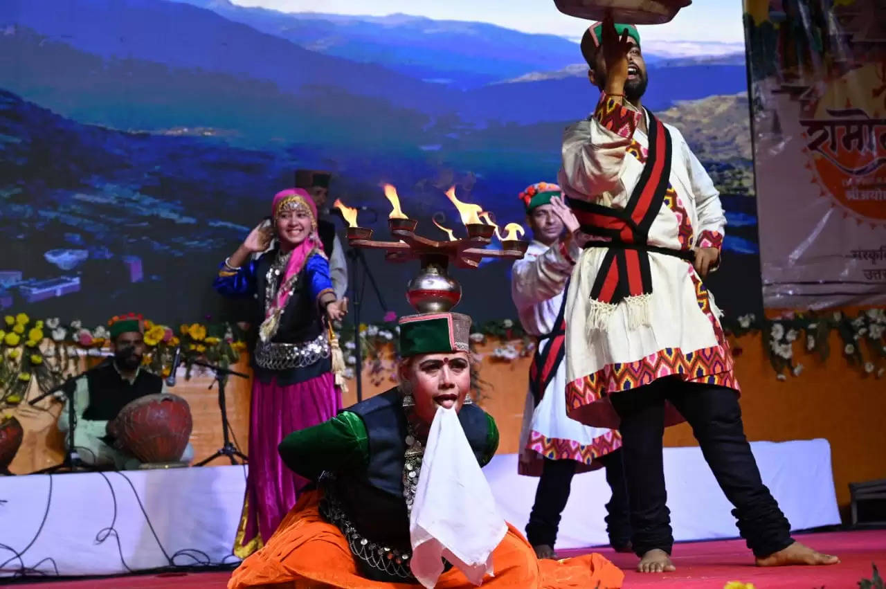 Ayodhya News: हिमाचल प्रदेश के सिरमौर नाटी नृत्य की खुशबू से महक तुलसी उद्यान मंच