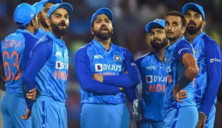 IND vs SL One Day:&nbsp;सीरीज के बीच भारतीय टीम के लिए आई बुरी खबर, अचानक बिगड़ी राहुल की तबीयत, देर रात लौटे घर