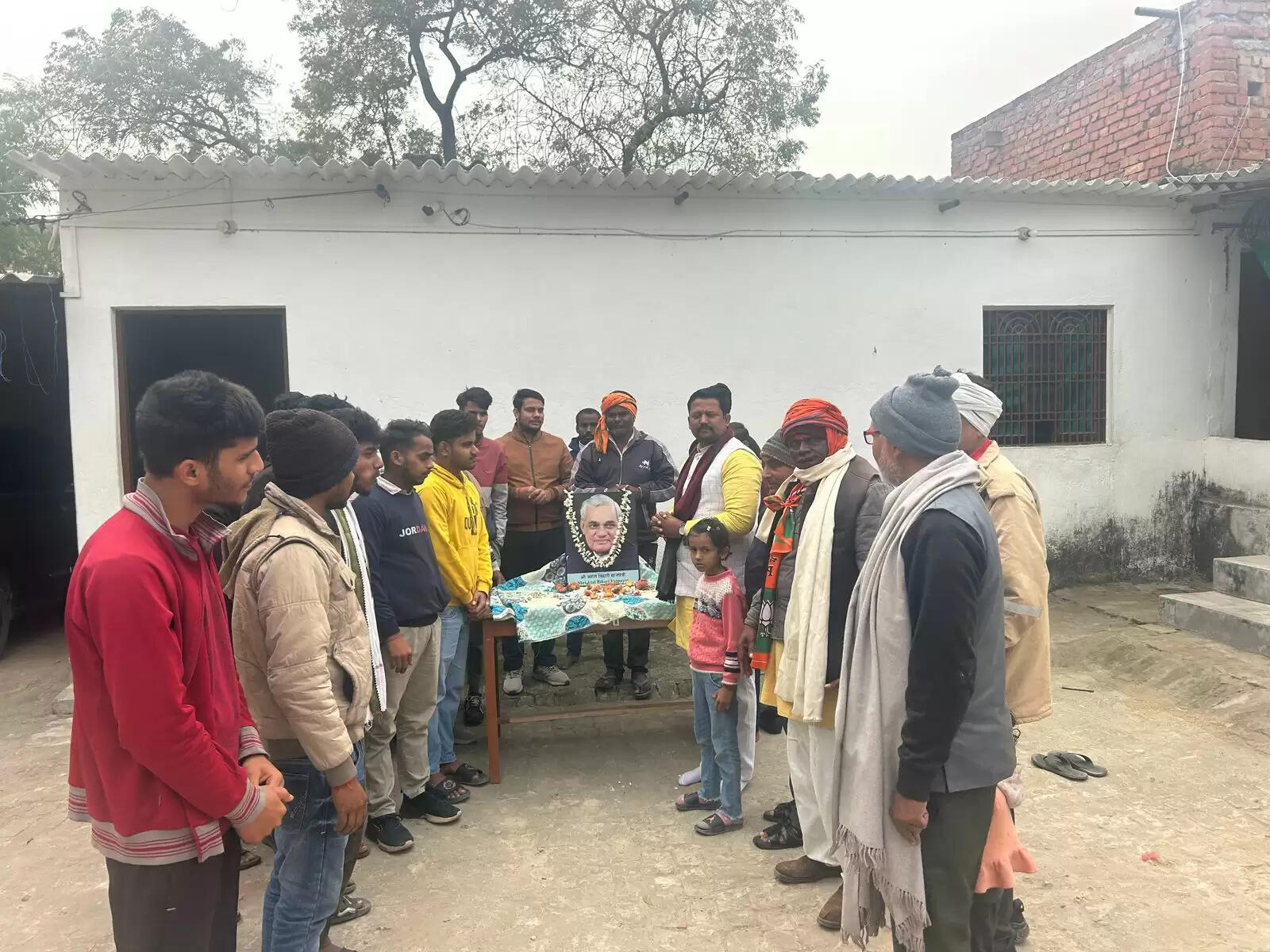 भाजपा कार्यकर्ताओं ने सुशासन दिवस के रूप में मनाया पूर्व प्रधानमंत्री भारत रत्न अटल बिहारी बाजपेयी जी का जन्मदिवस