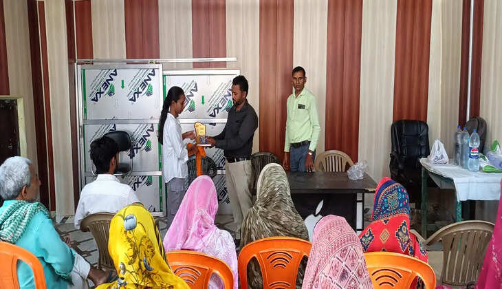 प्रतिभाओं को मिला सम्मान, मेधावी छात्रों के उज्ज्वल भविष्य की कामना