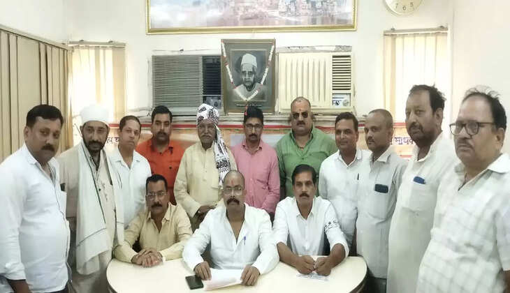 काशी में यादव बन्धुओं द्वारा बाबा काशी विश्वनाथ सहित विभिन्न शिवालयों में जलाभिषेक करने की प्राचीन परम्परा