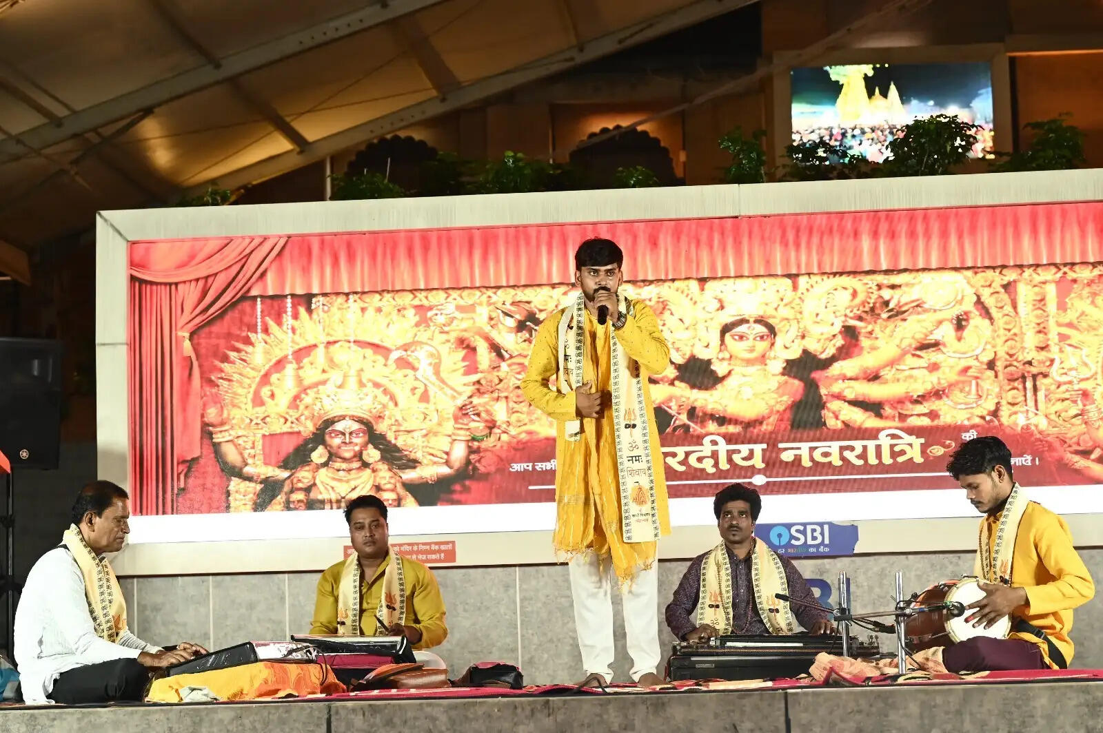 काशी विश्वनाथ धाम में भक्ति संगीत की गूंज, सांस्कृतिक संध्या ने मोहा मन