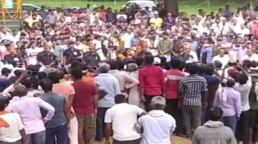 सेना के जवान की अंतिम विदाई मे उमड़ा जन सैलाब, क्षेत्र में शोक की लहर