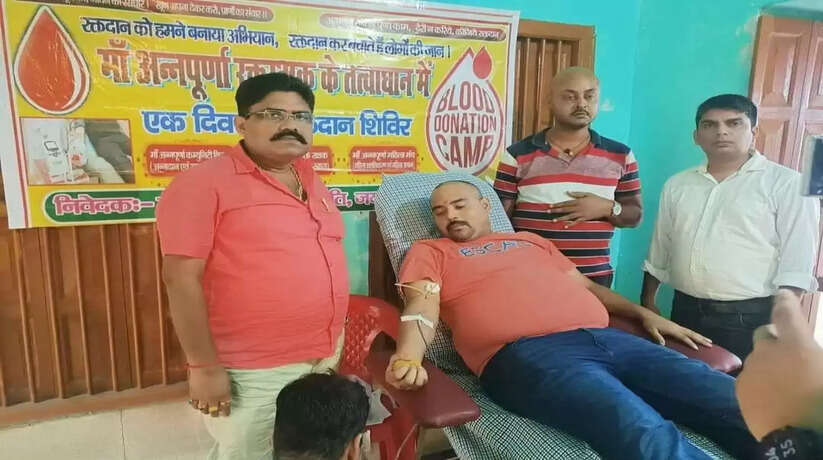जयनगर के युवा समाजसेवी अमित कुमार राउत ने किया अपना चौथा रक्तदान