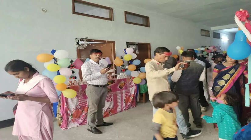 There are many forms of women, as a housewife she takes care of the whole family - Dr. Shashikant
