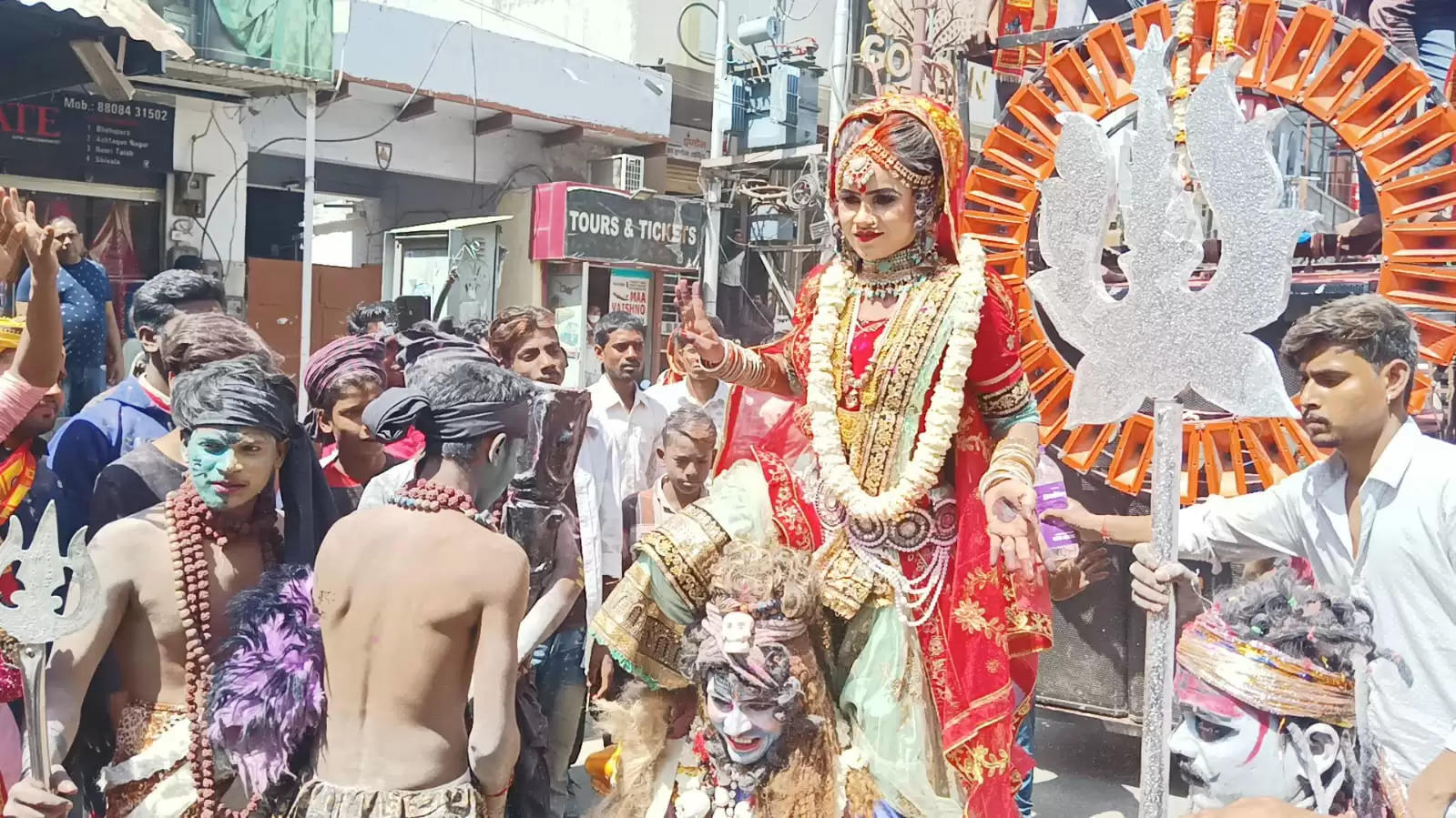 Varanasi News: शम्भ शिवाय महादेव मंदिर के म्हांतो व क्षेत्रीय लोगों द्वारा महाशिवरात्रि पर्व को बड़े ही धूमधाम से मनाया गया 
