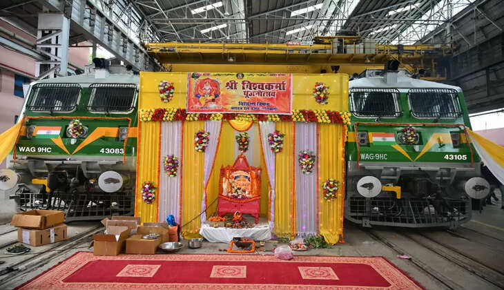 बरेका में हर्षोल्लास के साथ धूमधाम से मनाया गया विश्&zwj;वकर्मा पूजा