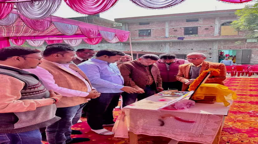 VaranasiNews: आरती पब्लिक स्कूल बीकापुर में वर्षिकोत्सव धूमधाम से मनाया गया